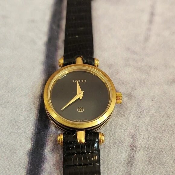 Vintage Women's Gucci Watch - Picture 5 of 7